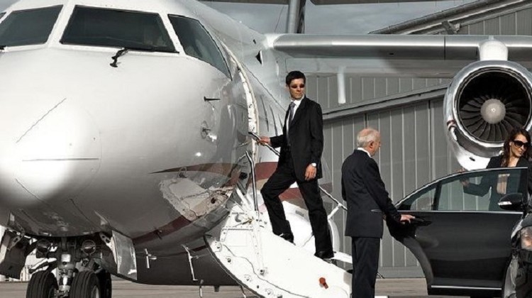 servizi lusso per jet privati aeroporto di genova | servizi lusso per jet privati aeroporto genova | auto con autista per charter genova