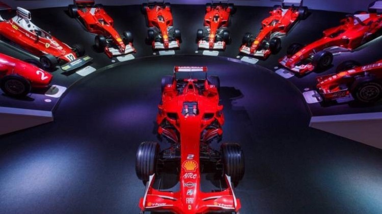 Escursione a maranello con autista | Escursione al Museo Ferrari di Maranello da Genova | Maranello gita di un giorno da genova