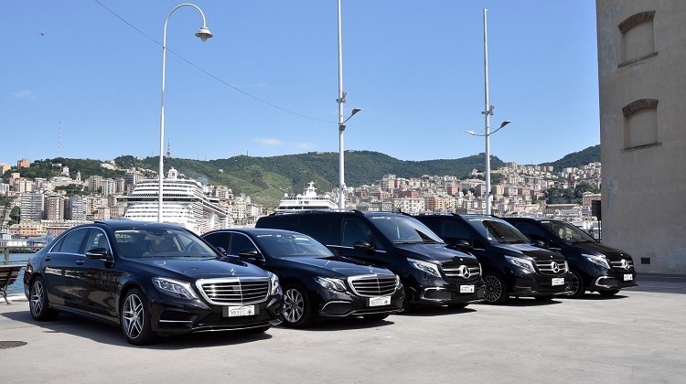 Limousine service italy | Transfer from Genoa Port to Venice with car/minivan Mercedes | Day Trip in Venice
