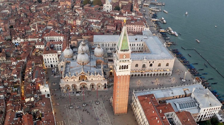 Venice chauffeur service | Day Trip Venice | Day Trip from Genoa | Car Rental Genoa Airport | Car Rental Genoa, Italy